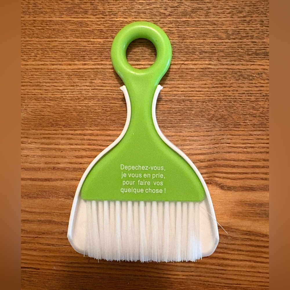 🆕Green and White Mini Dustpan and Brush Set for the Professional Nail Artists.6”